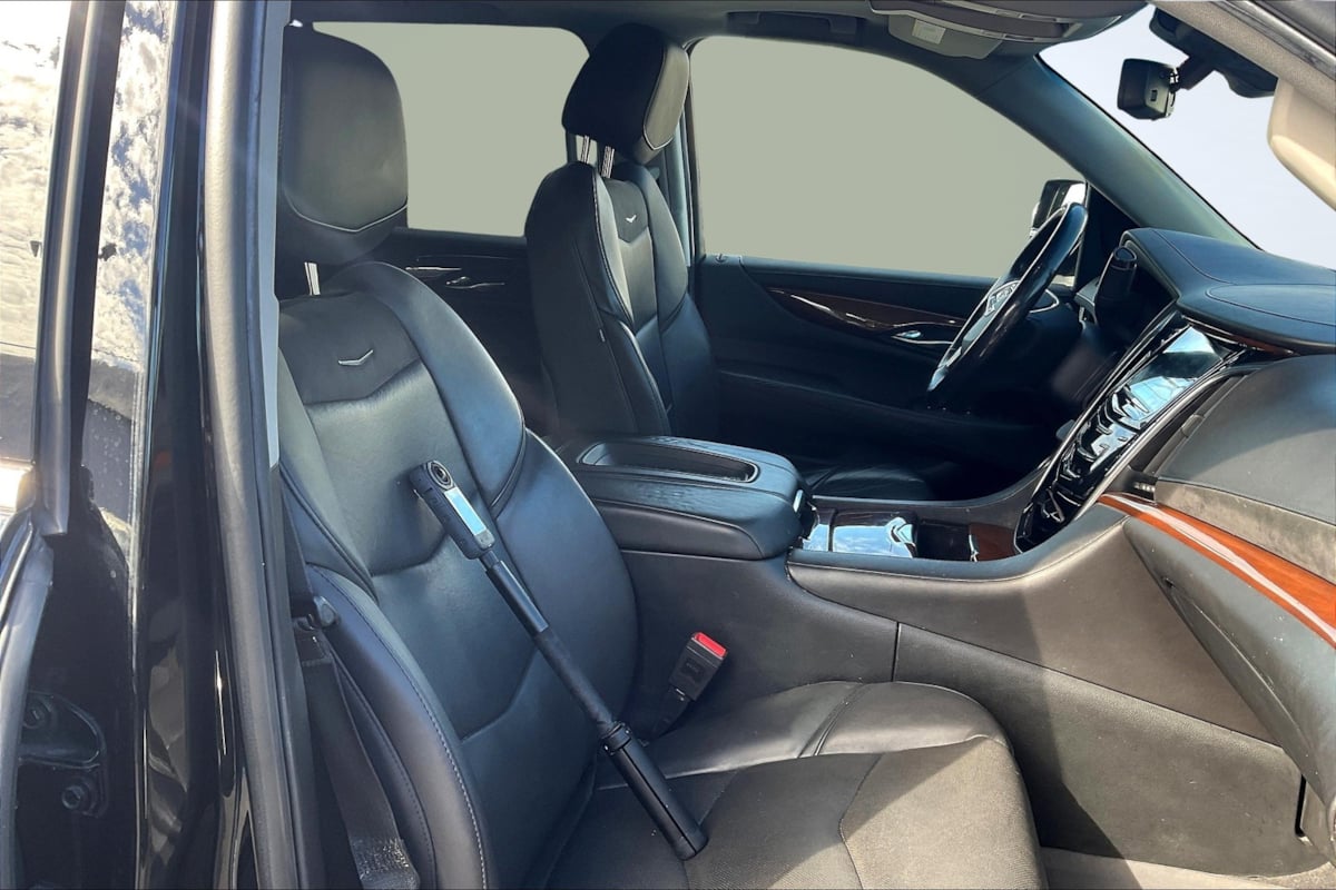 2018 Cadillac Escalade Luxury photo 7
