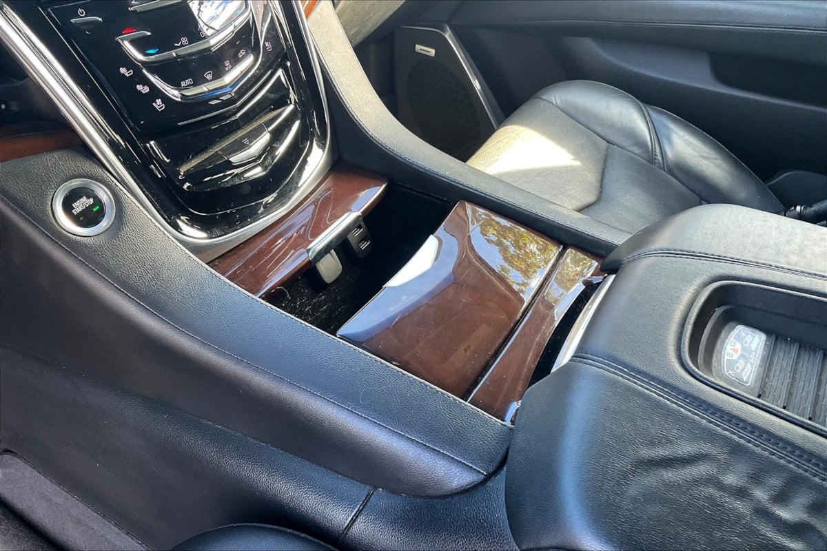 2018 Cadillac Escalade Luxury photo 15