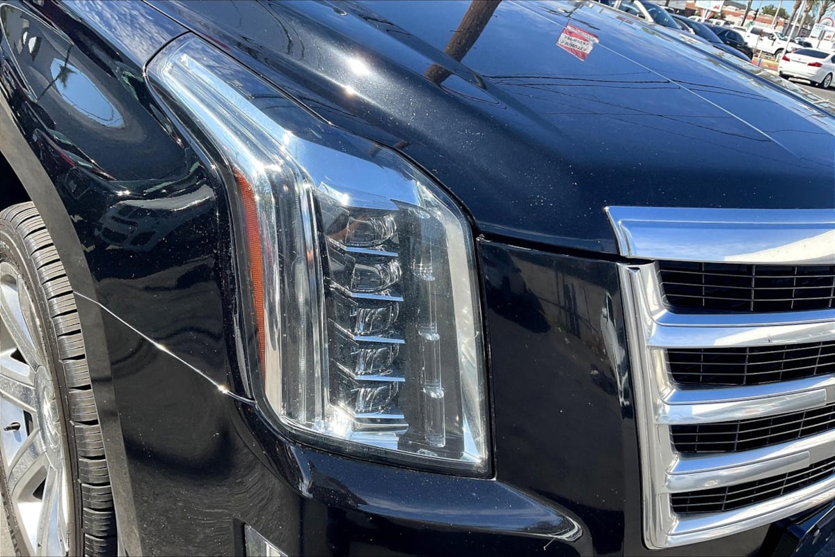 2018 Cadillac Escalade Luxury photo 30