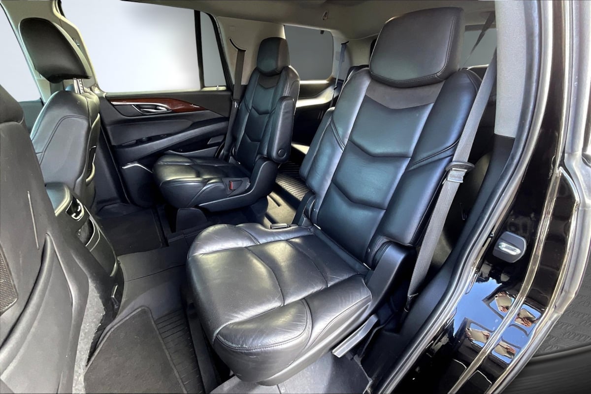 2018 Cadillac Escalade Luxury photo 26