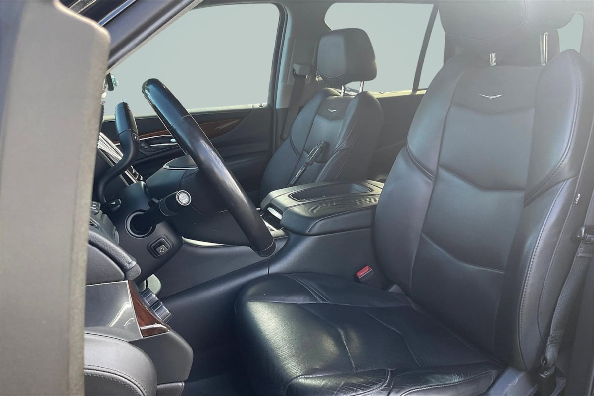 2018 Cadillac Escalade Luxury photo 25