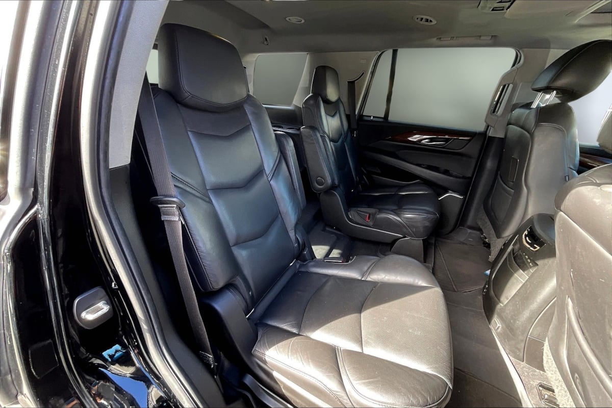 2018 Cadillac Escalade Luxury photo 27