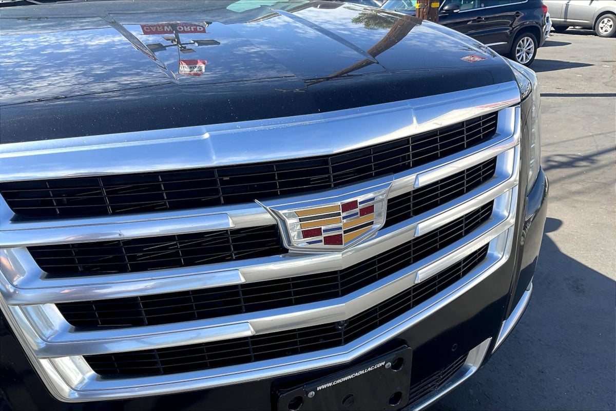 2018 Cadillac Escalade Luxury photo 29