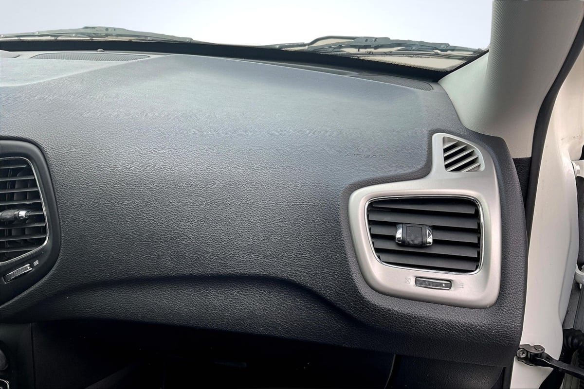 2020 Jeep Compass North Edition Latitude photo 15
