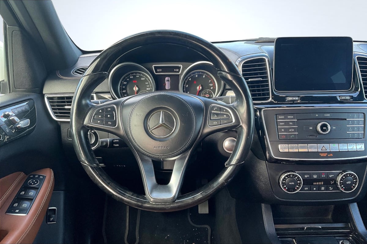 2017 Mercedes Benz GLS 450 4MATIC photo 4
