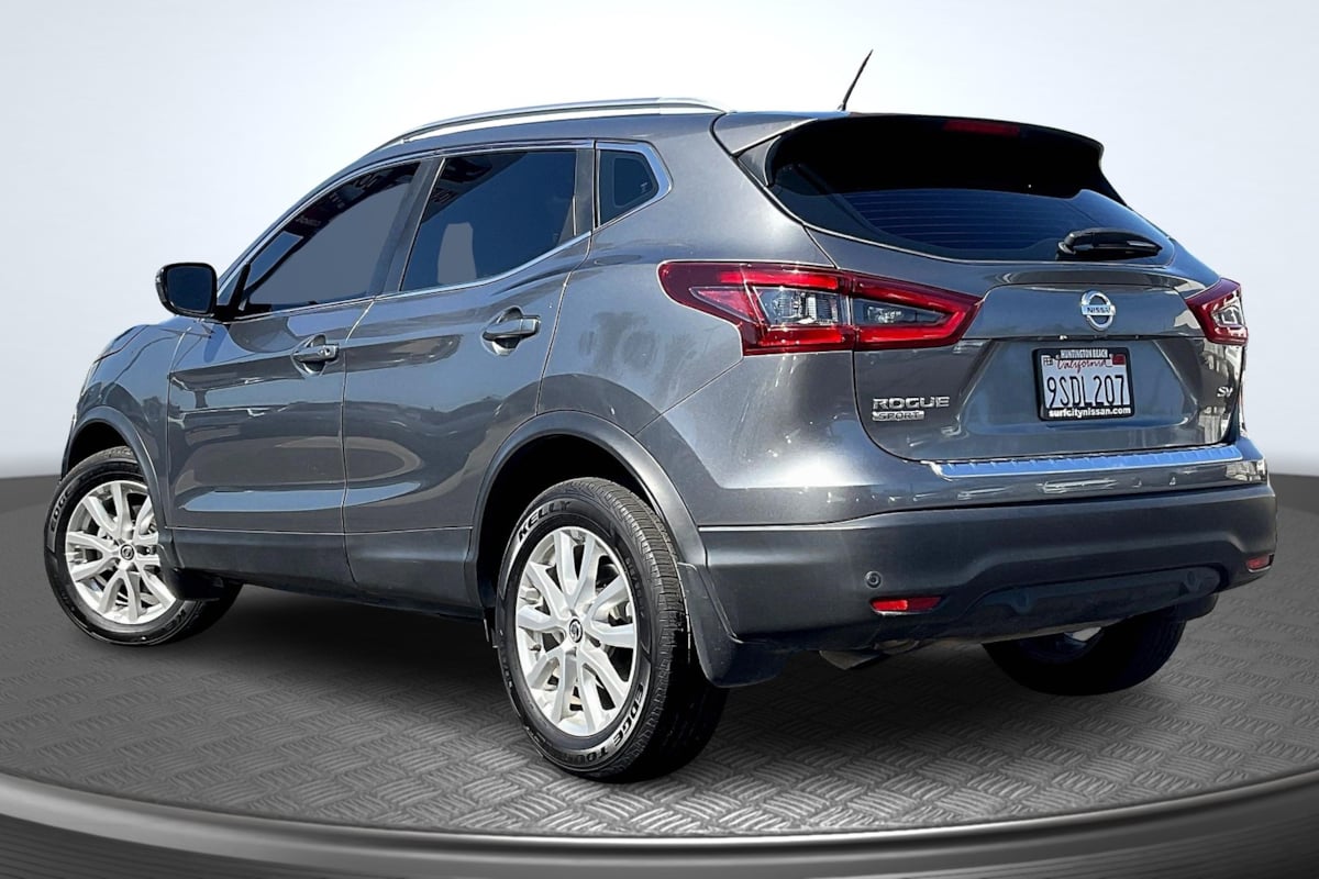 2021 Nissan Rogue Sport SV photo 2