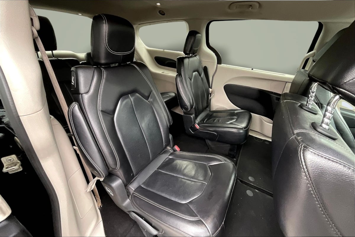 Chrysler Pacifica photo 27