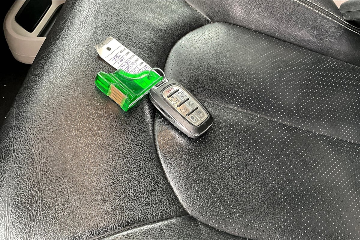 Chrysler Pacifica photo 11