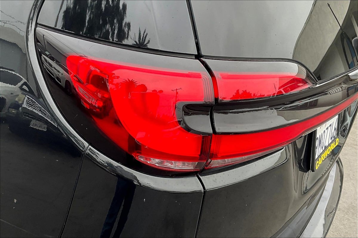 Chrysler Pacifica photo 31