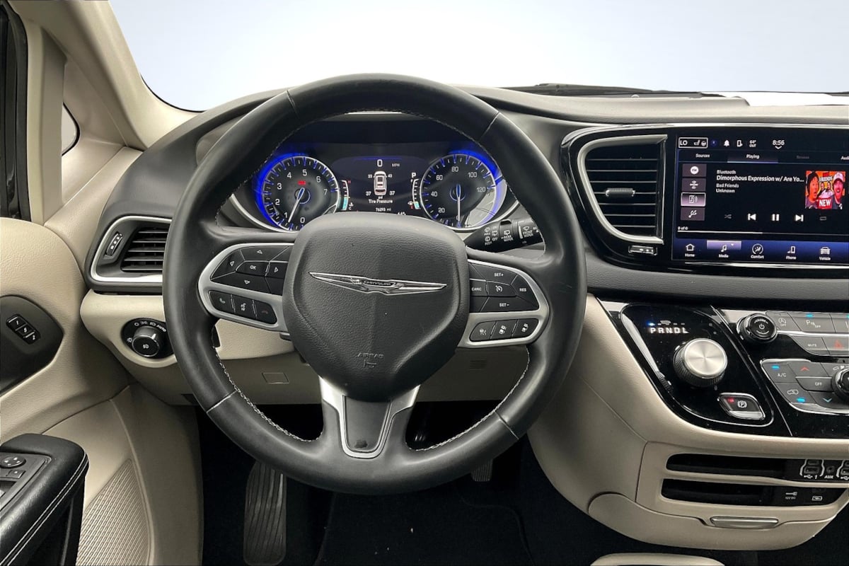 Chrysler Pacifica photo 5