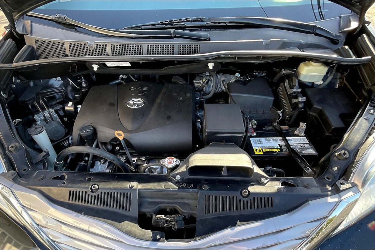 Toyota Sienna photo 10