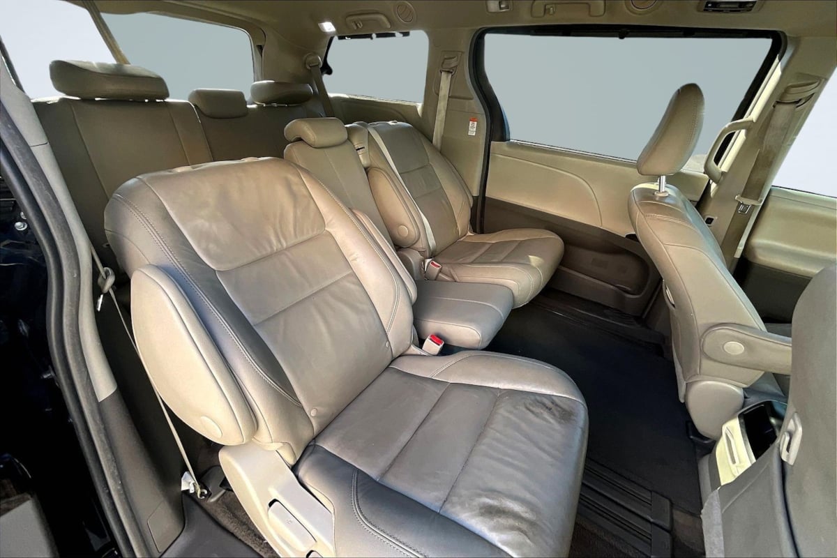 Toyota Sienna photo 27