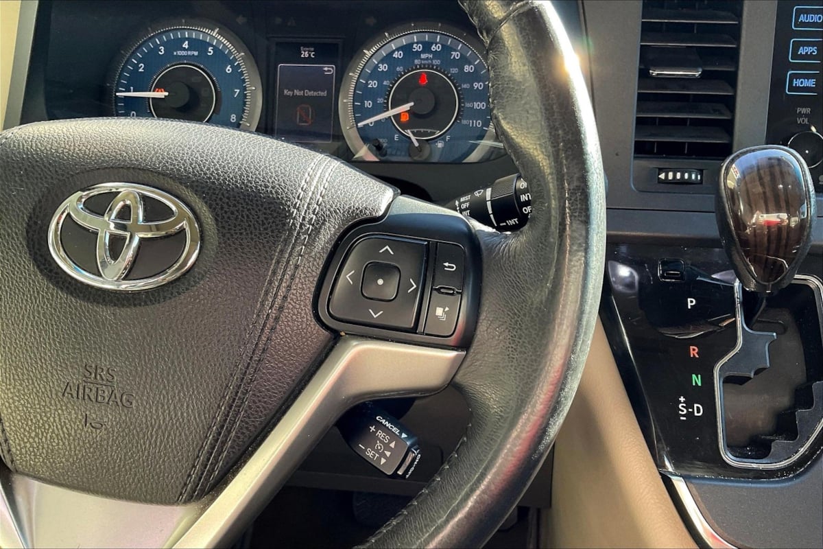 Toyota Sienna photo 19