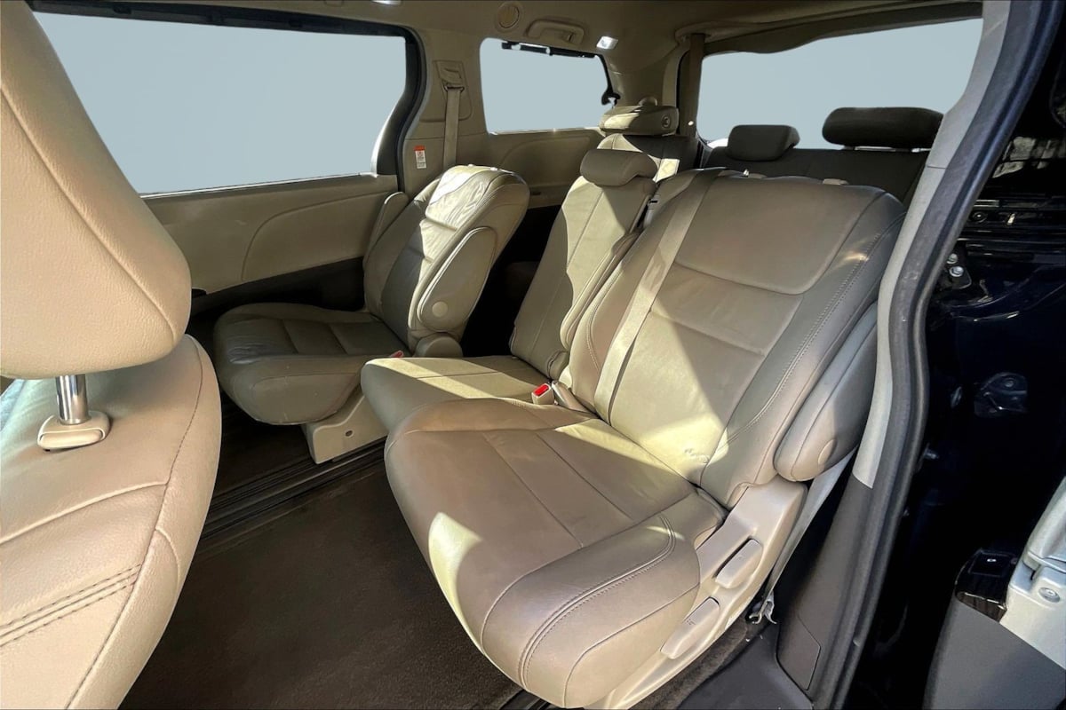 Toyota Sienna photo 26