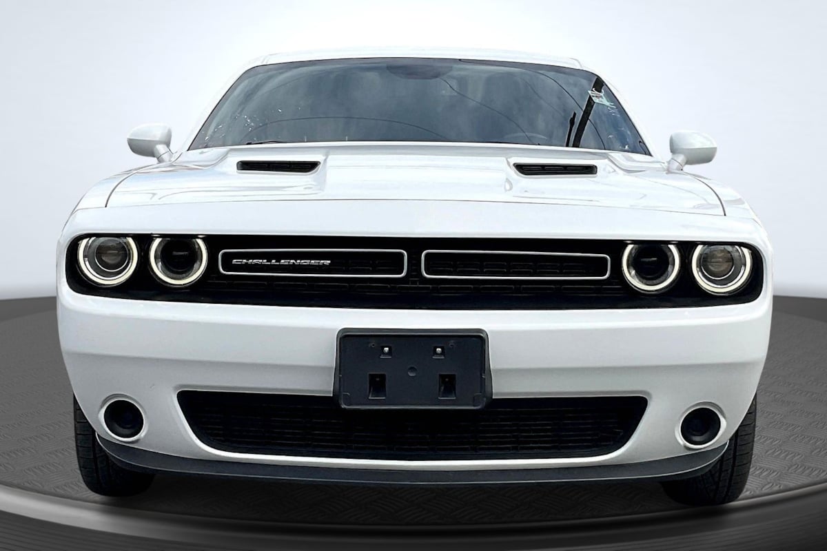 2021 Dodge Challenger SXT photo 3