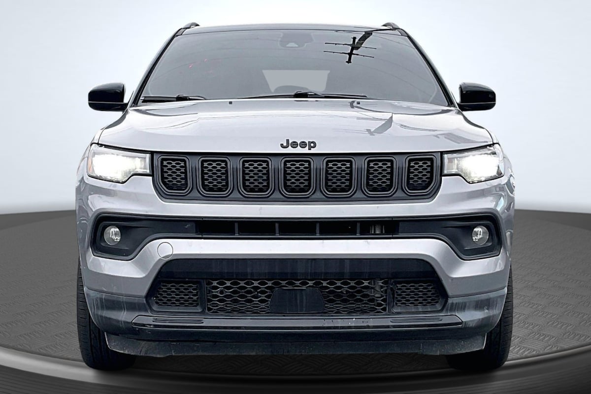 2023 Jeep Compass Altitude photo 3