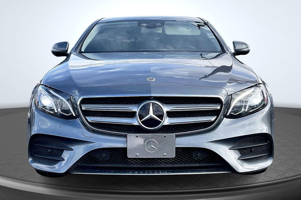 2020 Mercedes Benz E 350 Sport photo 3