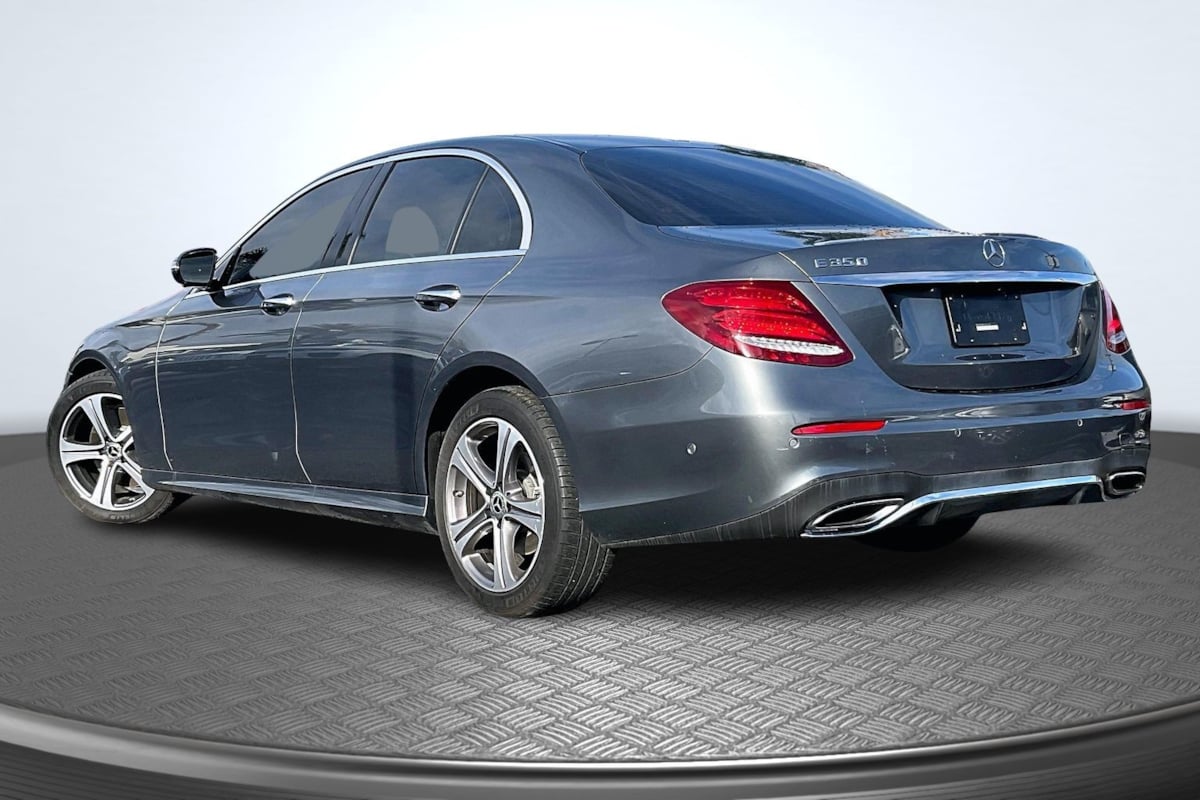 2020 Mercedes Benz E 350 Sport photo 2