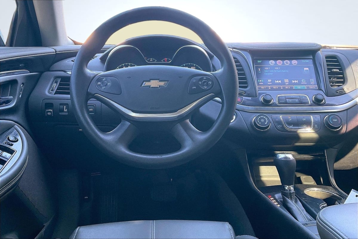 2018 Chevrolet Impala LS photo 3