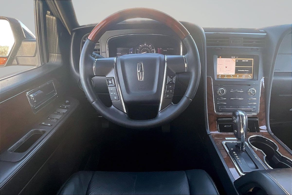 Lincoln Navigator photo 5