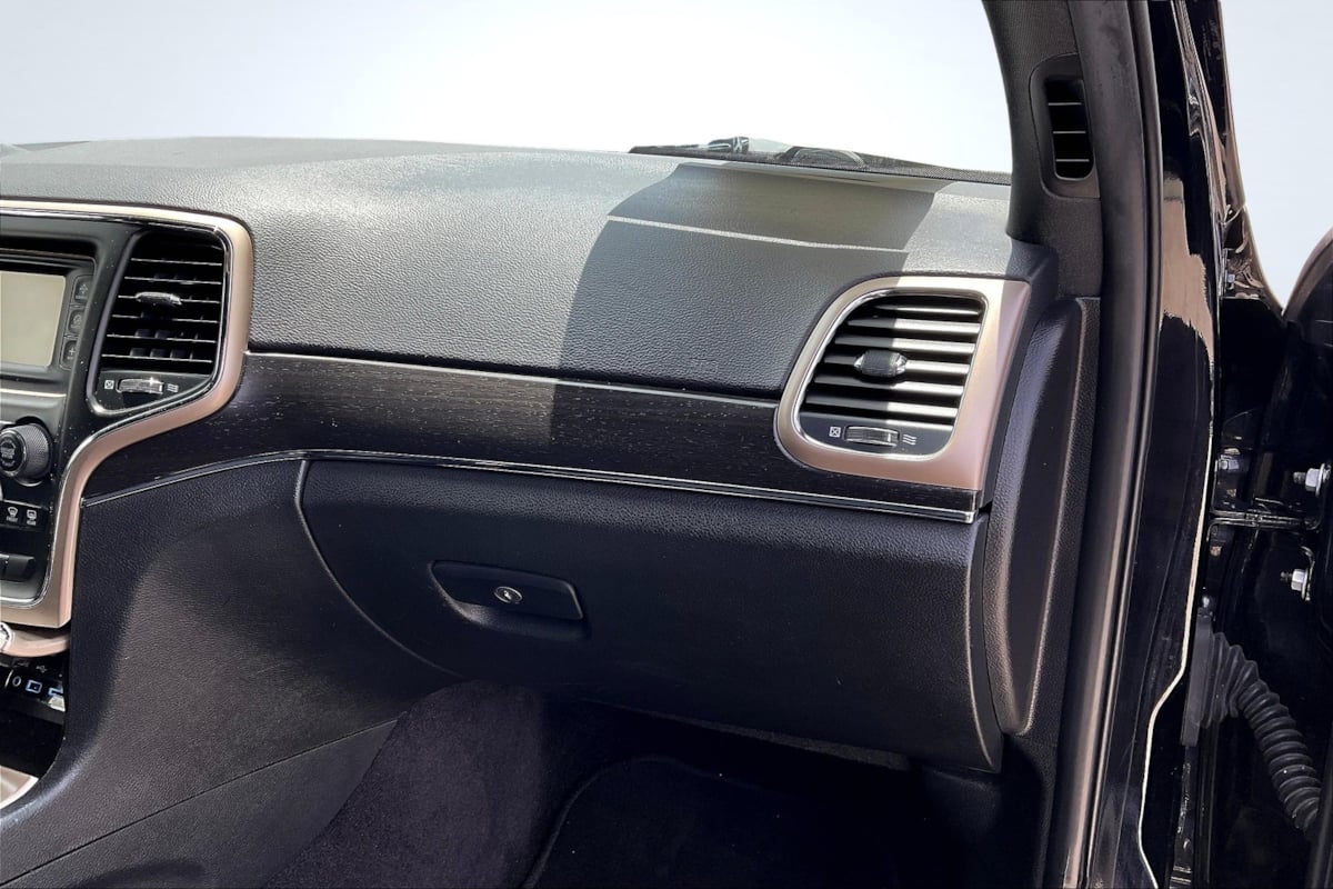 Jeep Grand Cherokee photo 16