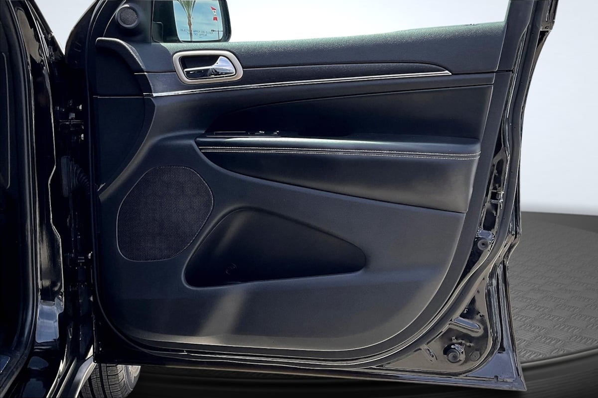 Jeep Grand Cherokee photo 22