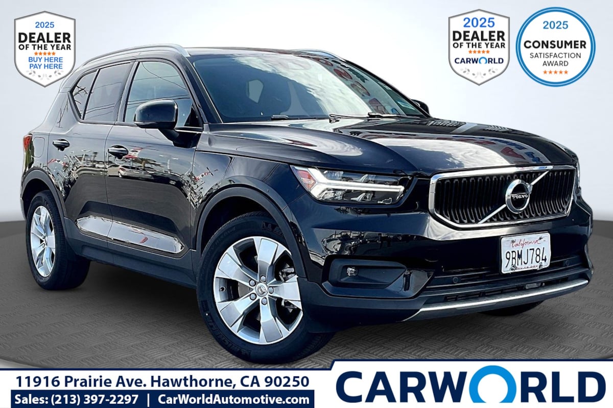 2022 Volvo XC40 T5 Momentum AWD's photo