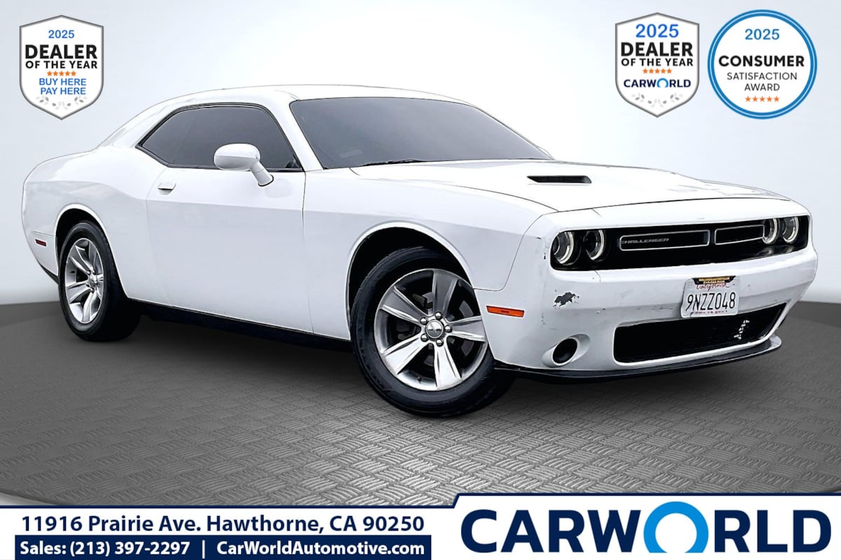 2016 Dodge Challenger SXT's photo