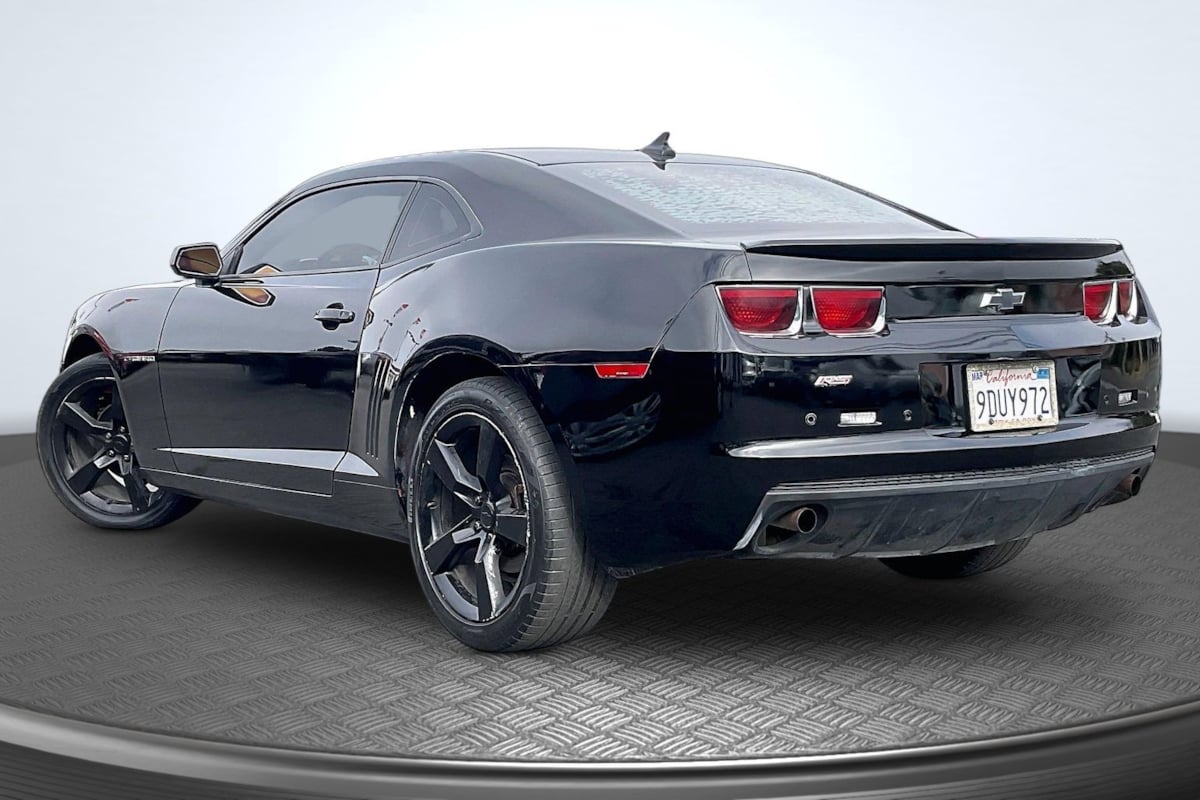 Chevrolet Camaro photo 2
