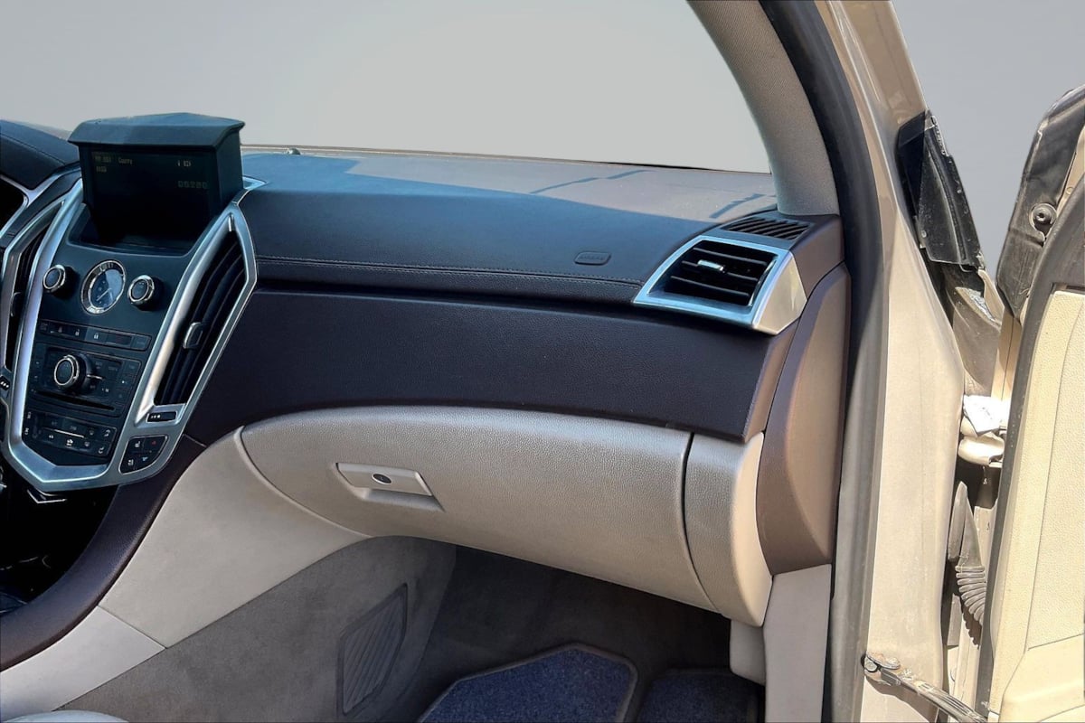 Cadillac SRX photo 17