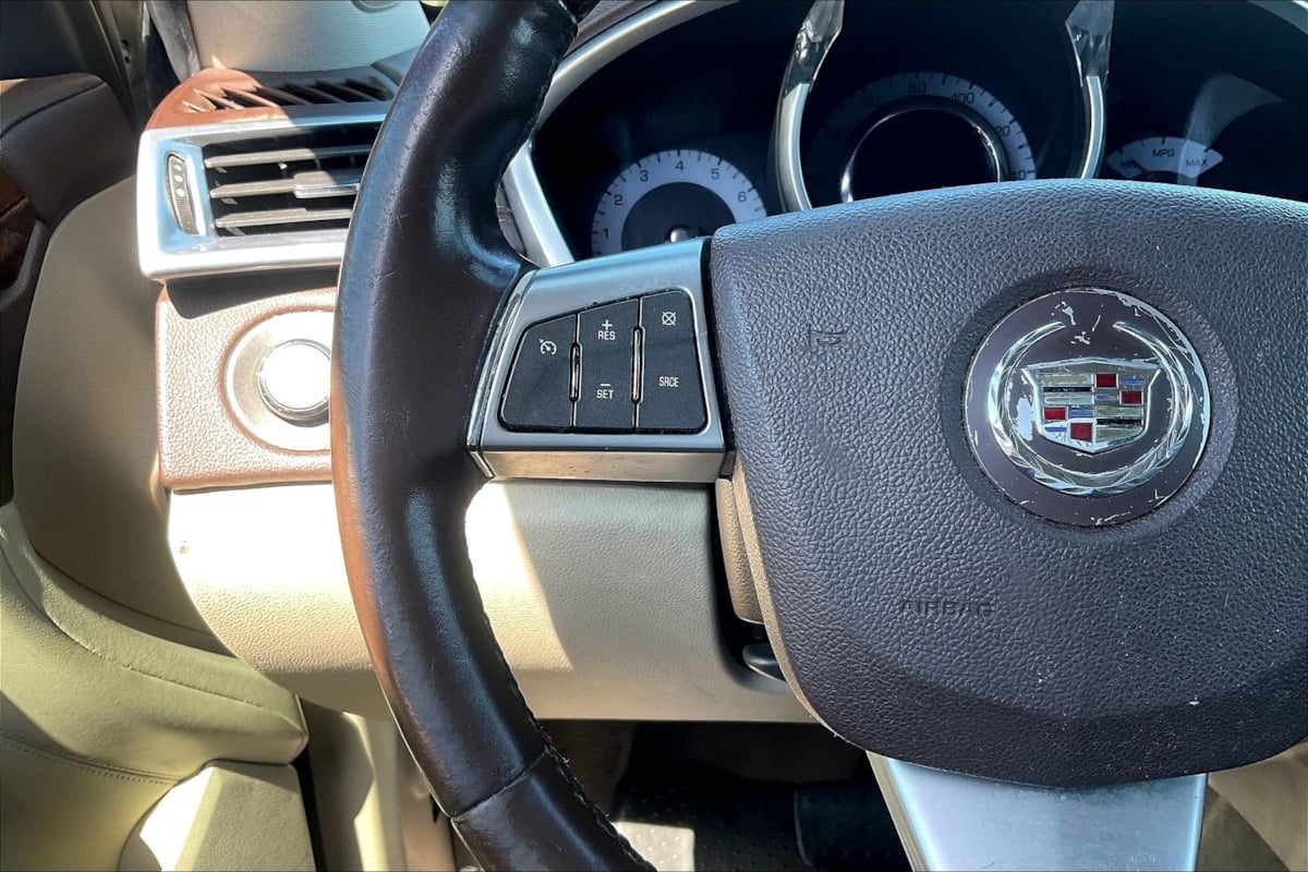 Cadillac SRX photo 18