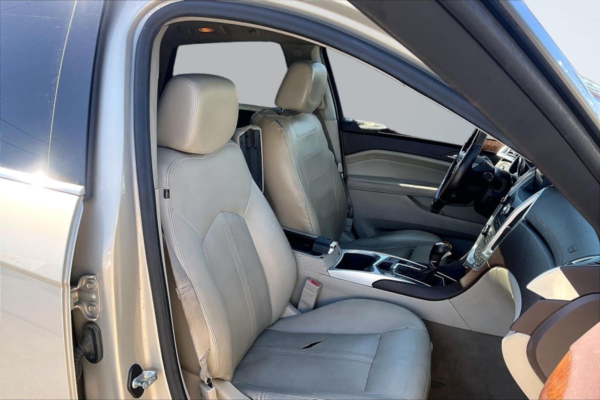 Cadillac SRX photo 7