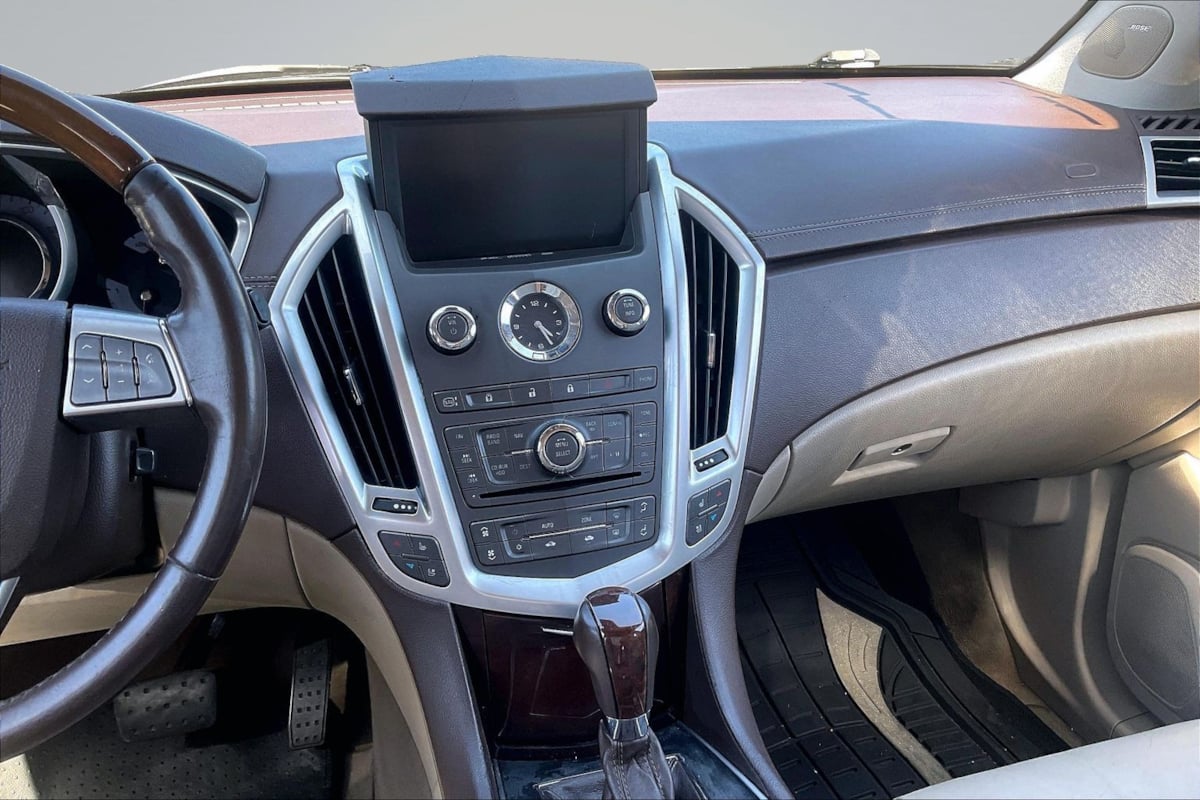 Cadillac SRX photo 6