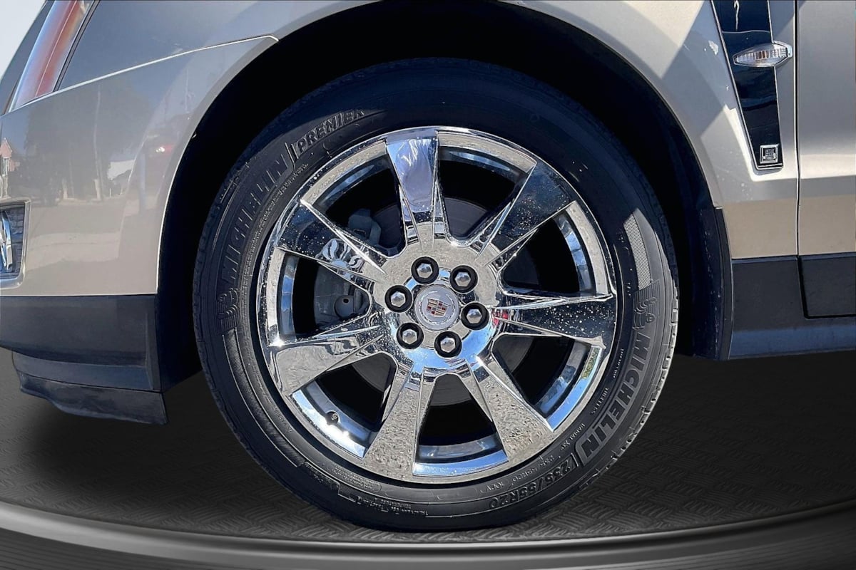 Cadillac SRX photo 9
