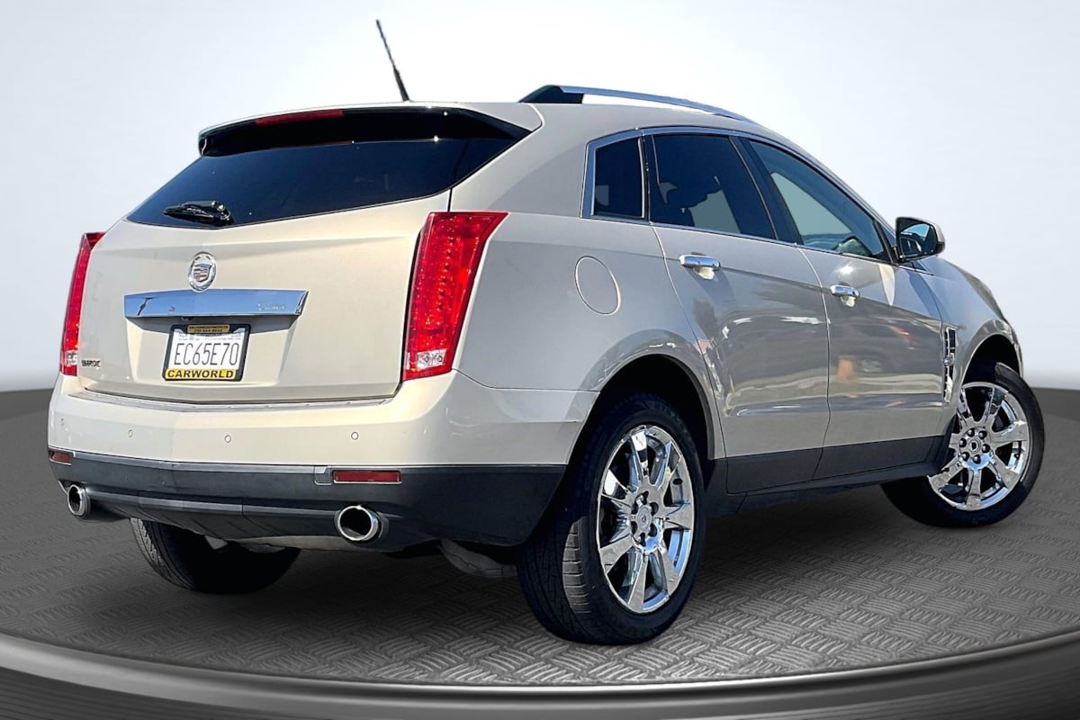 Cadillac SRX photo 13