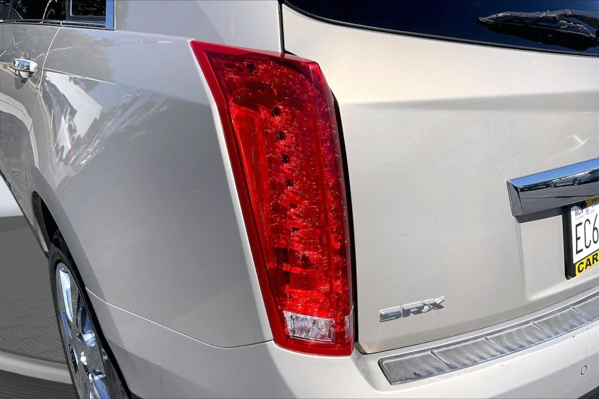 Cadillac SRX photo 30