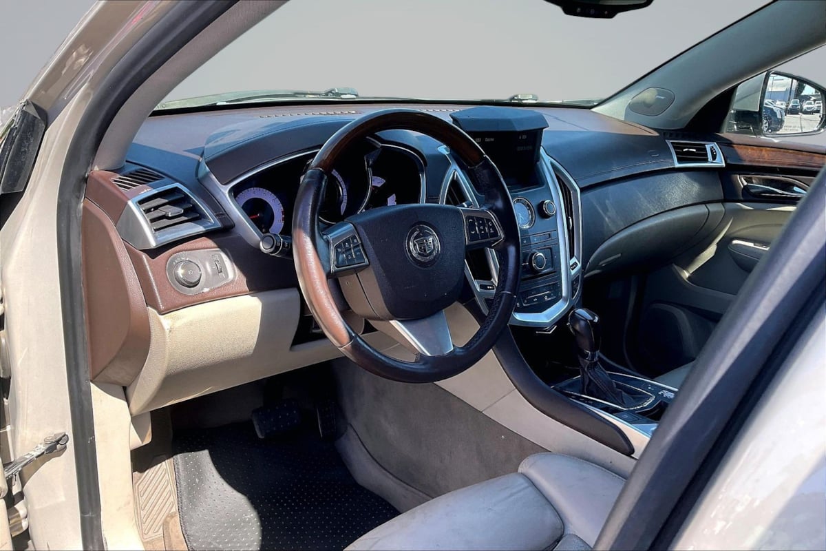Cadillac SRX photo 14