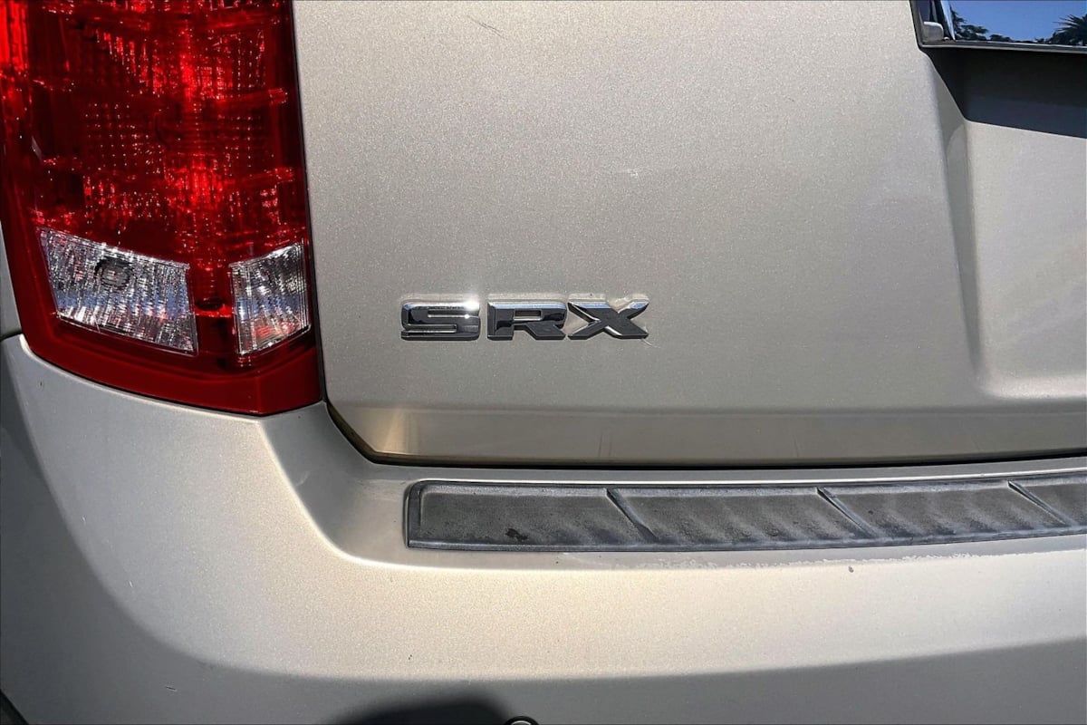 Cadillac SRX photo 8