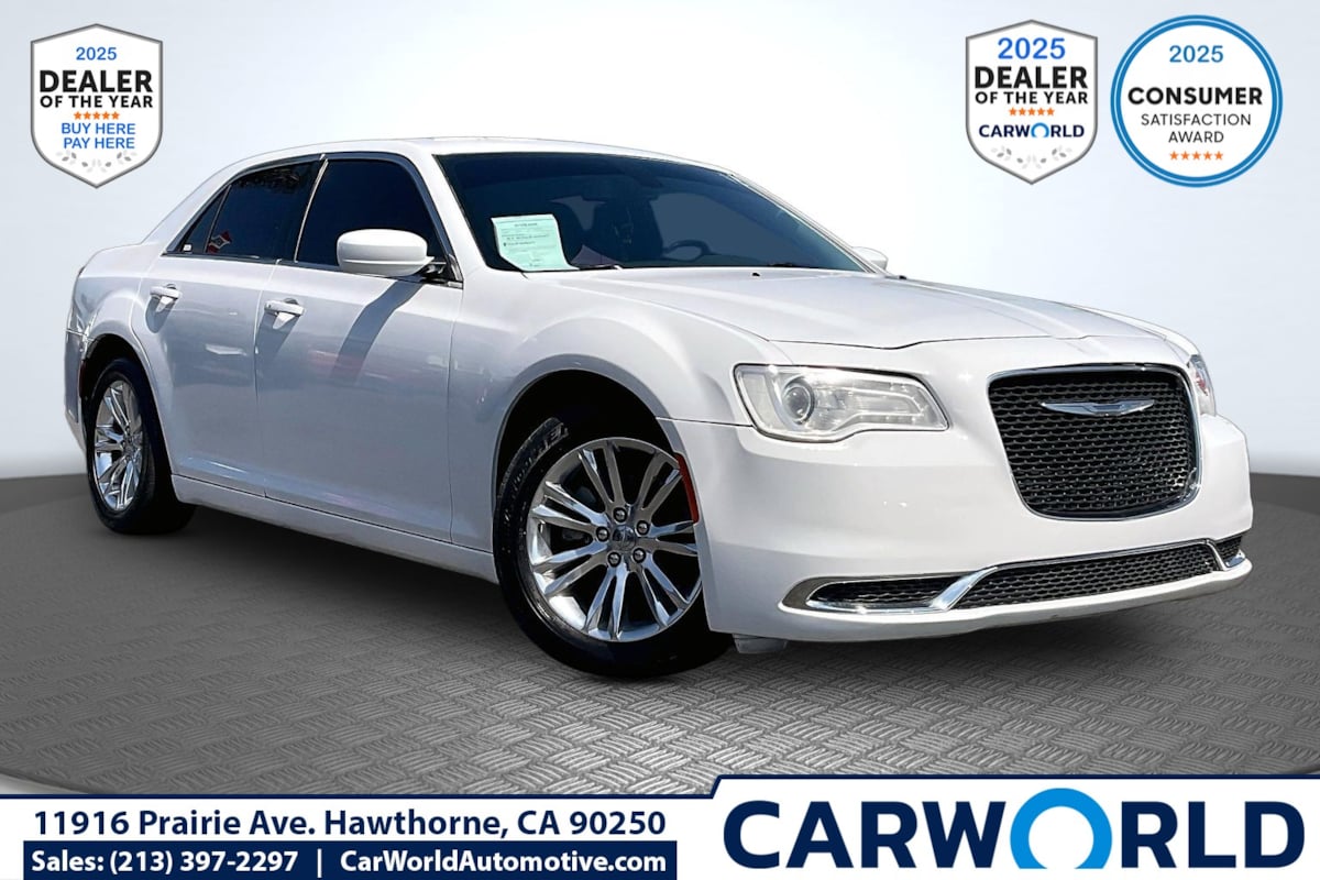 2018 Chrysler 300 Touring L's photo