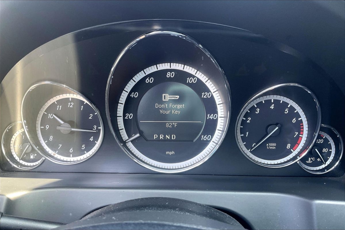 Mercedes-Benz E 550 photo 20