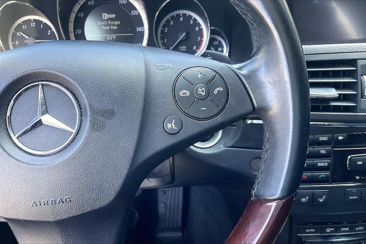 Mercedes-Benz E 550 photo 19