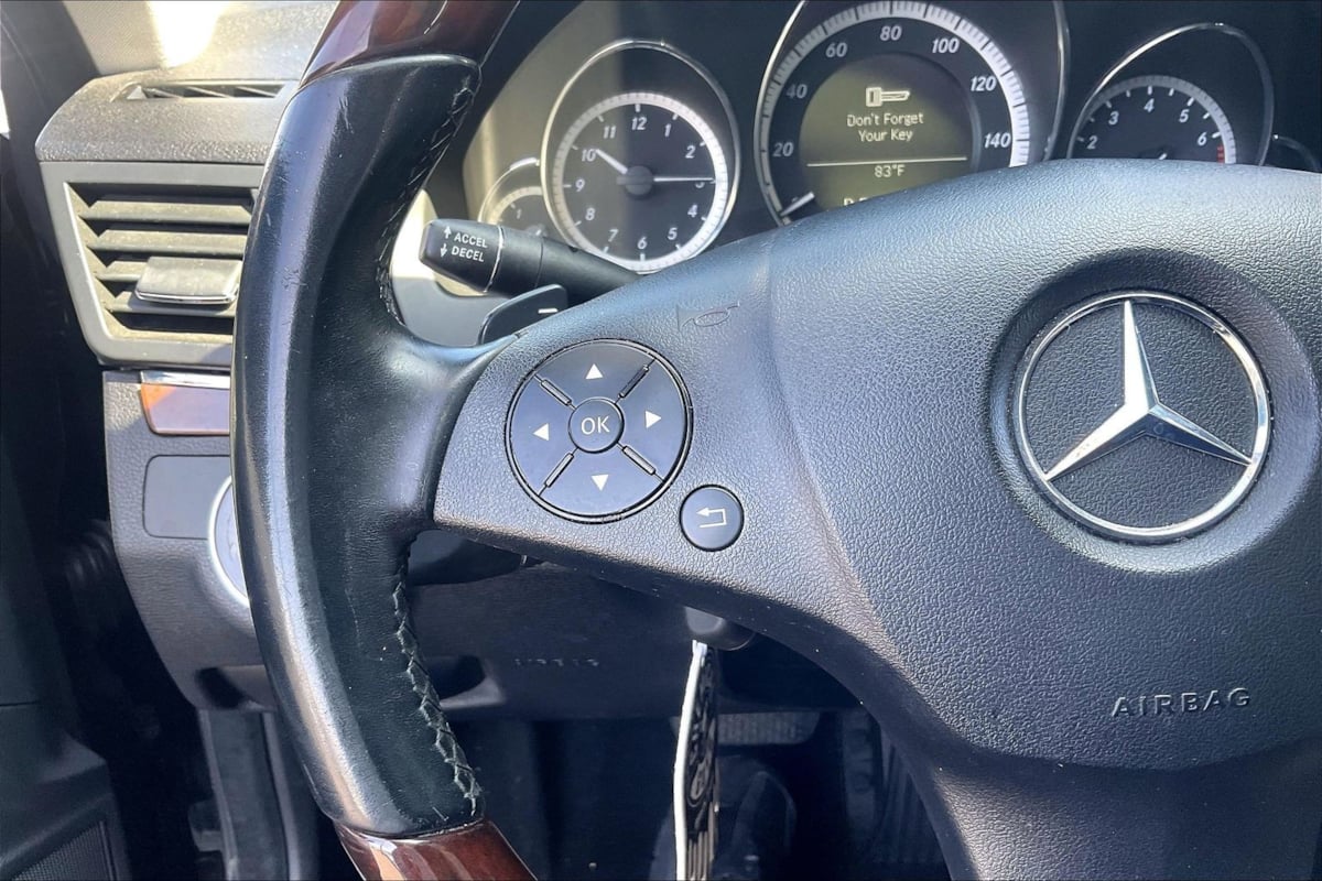 Mercedes-Benz E 550 photo 18