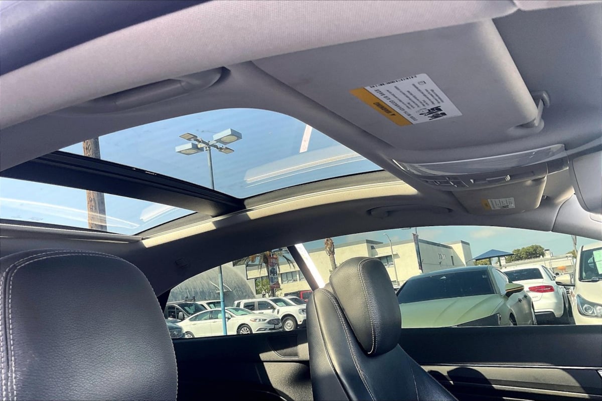 Mercedes-Benz E 550 photo 22