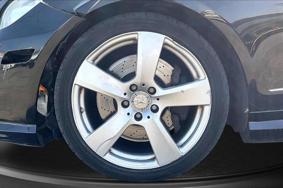 Mercedes-Benz E 550 photo 9