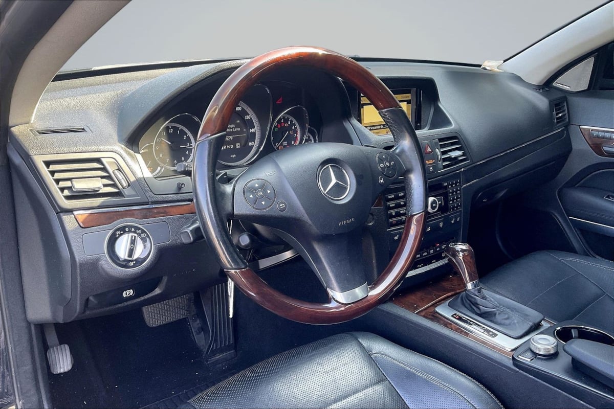 Mercedes-Benz E 550 photo 14