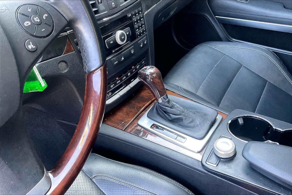 Mercedes-Benz E 550 photo 15