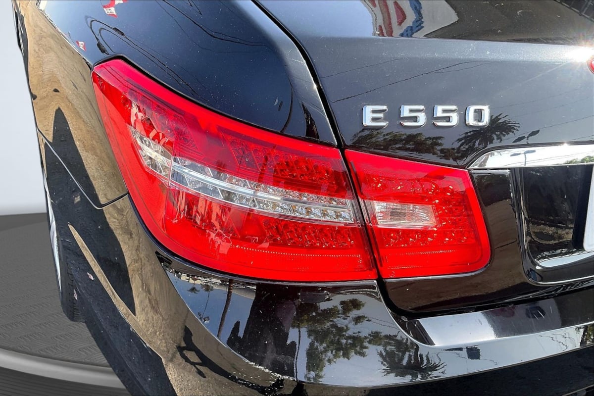 Mercedes-Benz E 550 photo 30