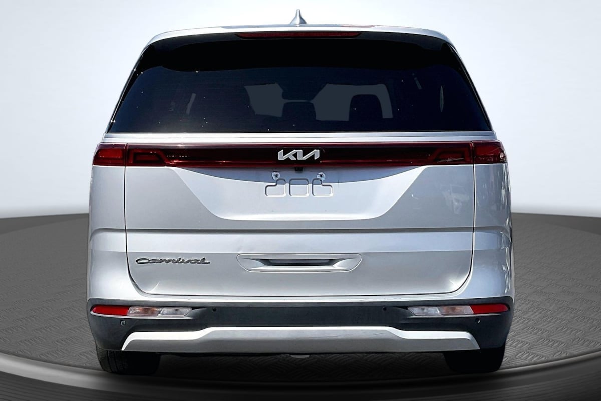 Kia Carnival photo 4