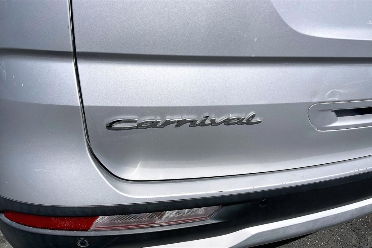 Kia Carnival photo 8