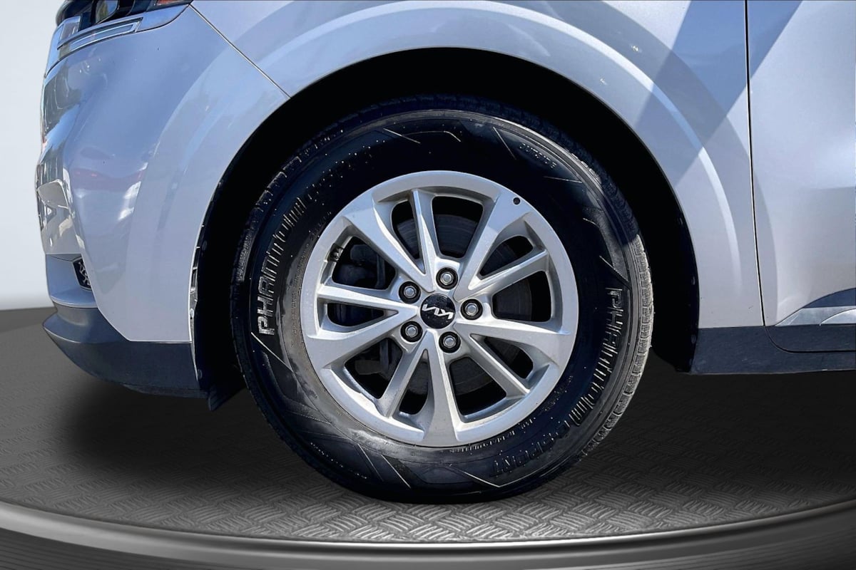 Kia Carnival photo 9